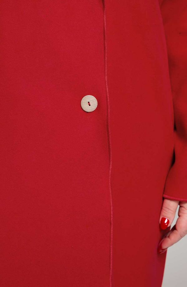 Flauszowy płaszczyk w czerwonym kolorze