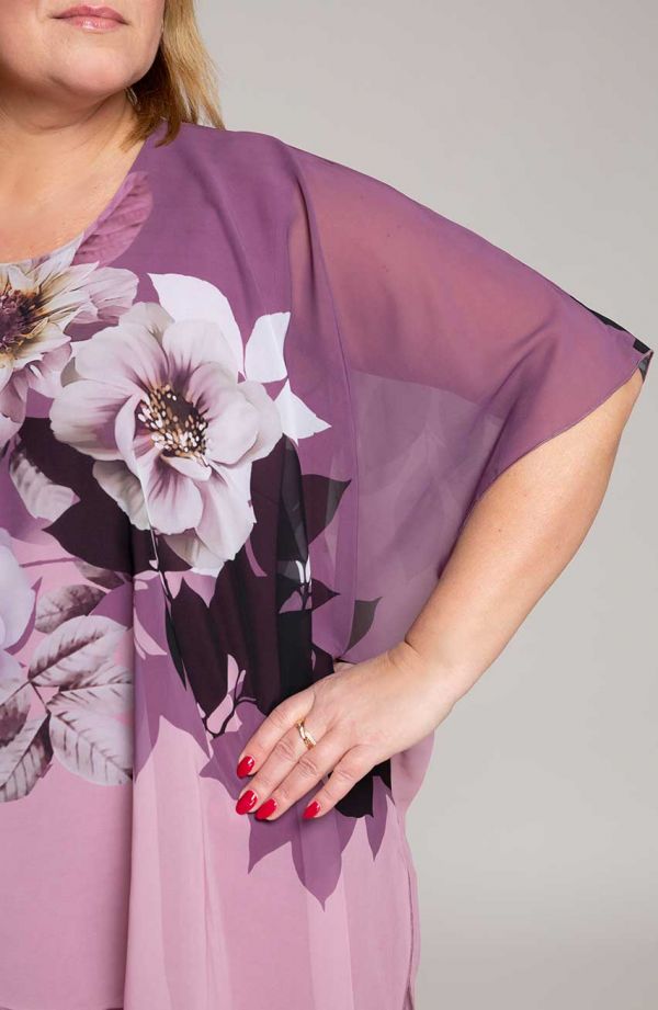 Asymetryczna sukienka liliowa wiosna