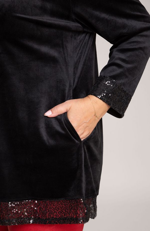 Czarna welurowa bluzka z cekinami