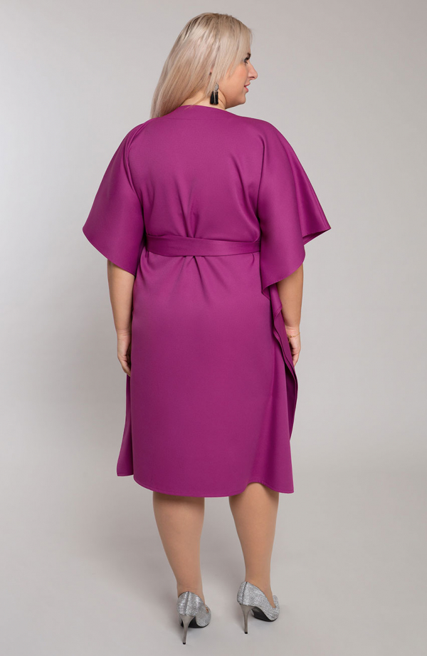Purpurowa sukienka kimono za kolano