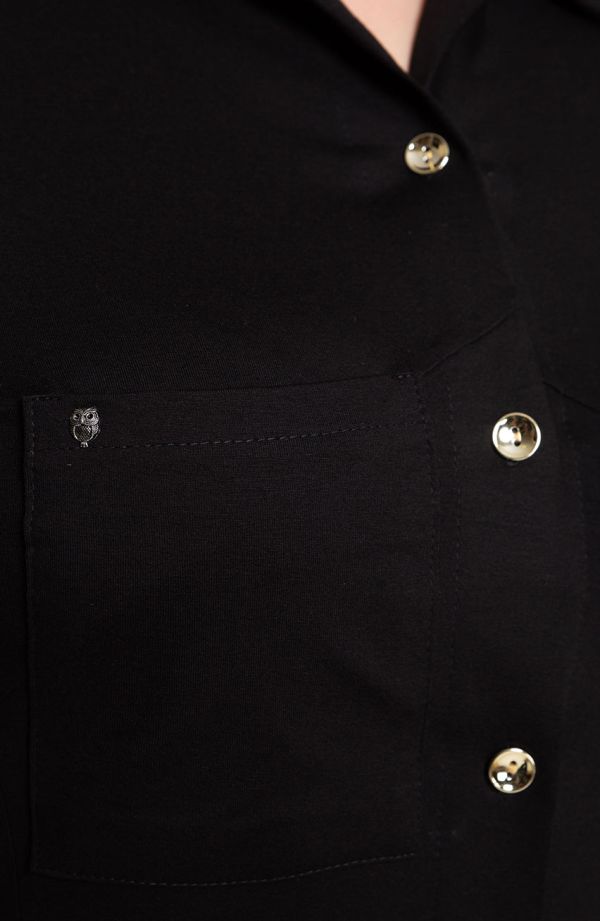 Długa czarna koszula z kieszonką