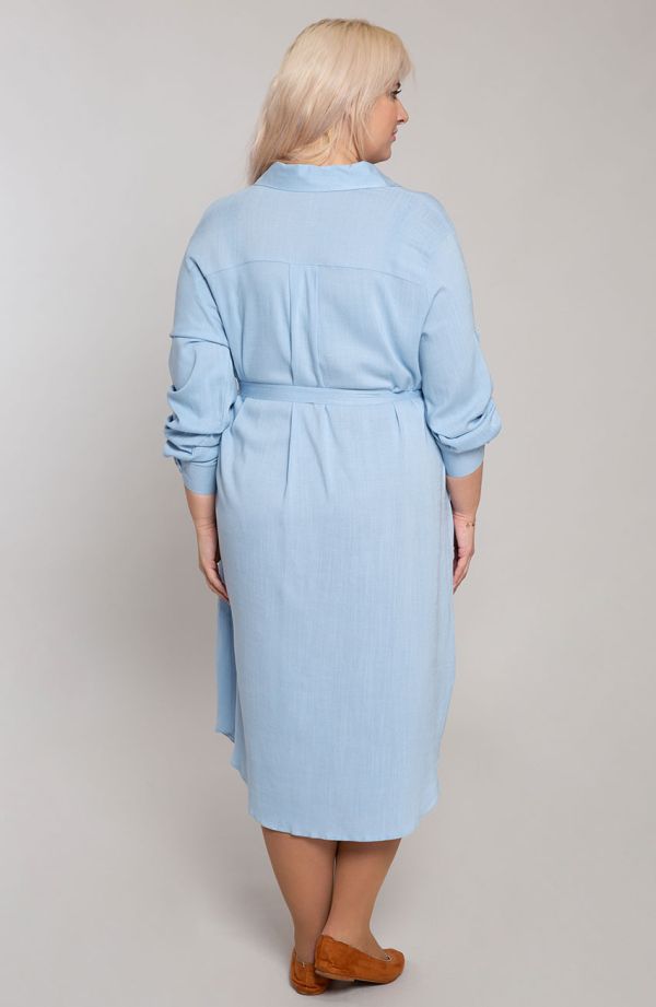 Lniana błękitna sukienka z paskiem
