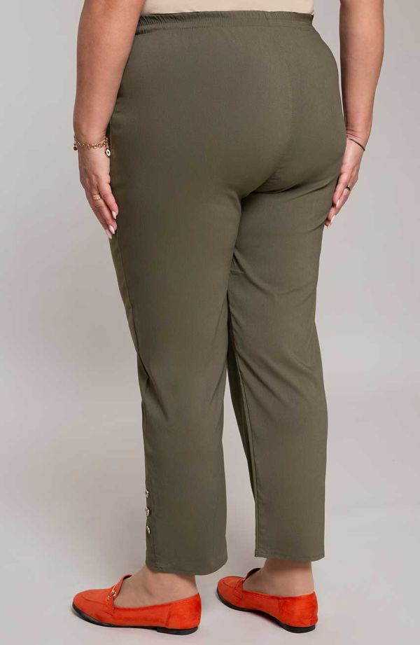 Długie oliwkowe spodnie z kieszeniami