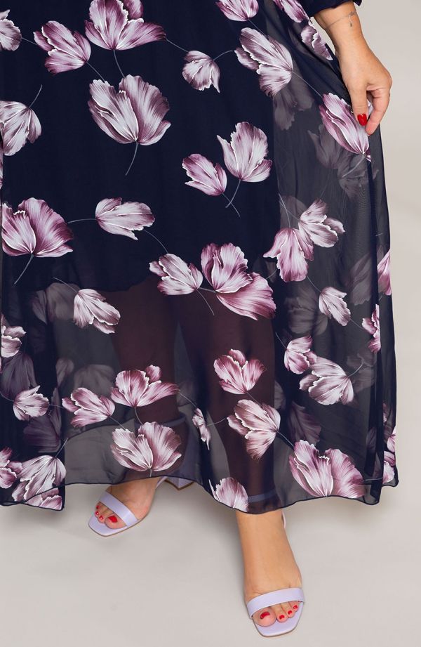 Szyfonowa ciemnogranatowa sukienka w fioletowe kwiaty
