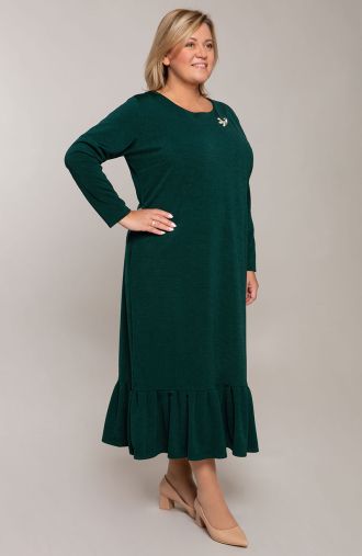 Ciepła zielona sukienka z broszką