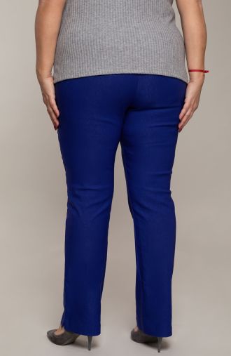 Dłuższe proste spodnie w kolorze chabru