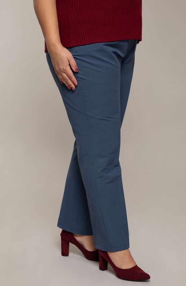 Eleganckie spodnie plus size dla puszystych w kolorze jasnego granatu