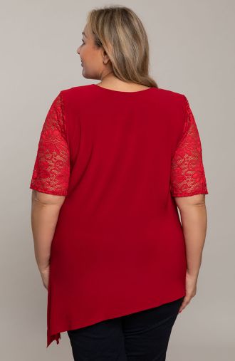 Asymetryczna czerwona bluzka z koronki
