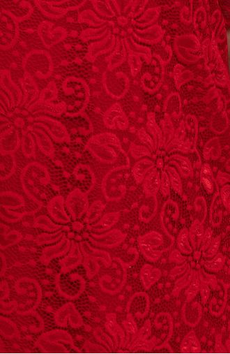 Asymetryczna czerwona bluzka z koronki