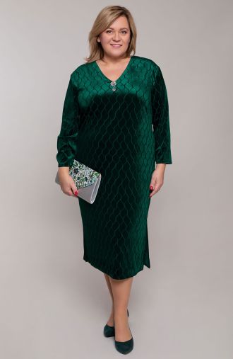 Welurowa zielona sukienka z broszką