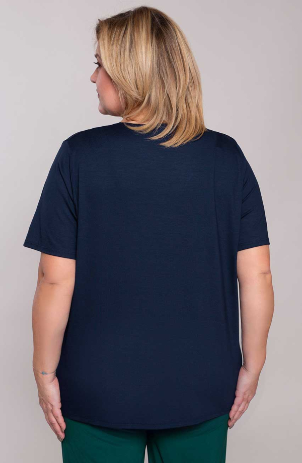 Granatowa dzianinowa koszulka - <span data-sheets-value="{&quot;1&quot;:2,&quot;2&quot;:&quot;bluzki damskie duże rozmiary&quot;