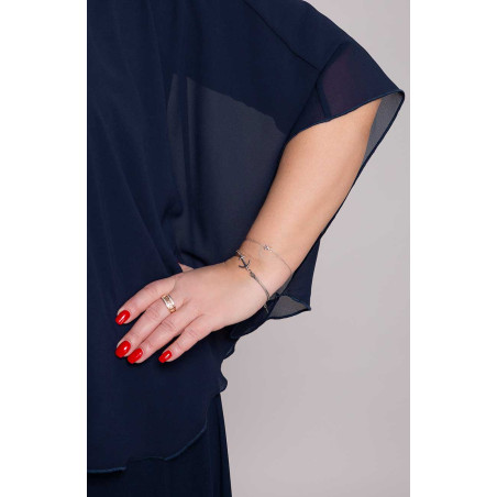 Długa granatowa rozkloszowana sukienka maxi z szyfonową mantylką i dekoltem V | Modne Duże Rozmiary