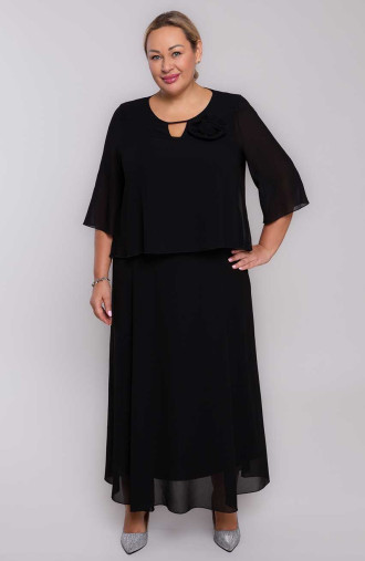 Elegancka czarna sukienka z ozdobą