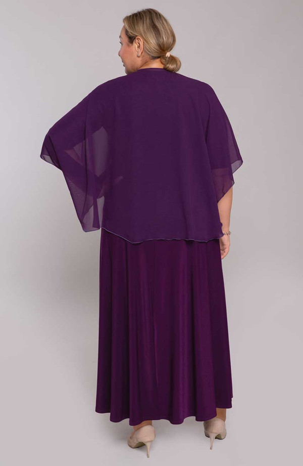 Długa czarna rozkloszowana sukienka maxi z szyfonową mantylką i dekoltem V | Modne Duże Rozmiary