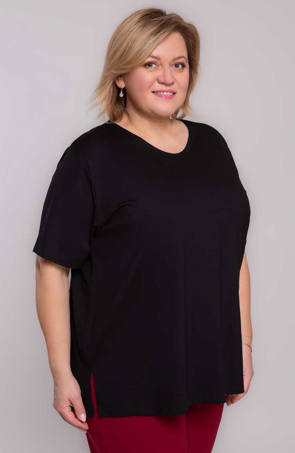 Czarna gładka dzianinowa koszulka damska plus size | Modne Duże Rozmiary