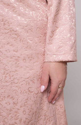 Różowy płaszcz ze wzorem
