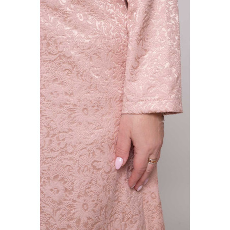 Różowy płaszcz ze wzorem