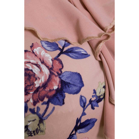 Różowa bluzka z falbanką w kwiaty