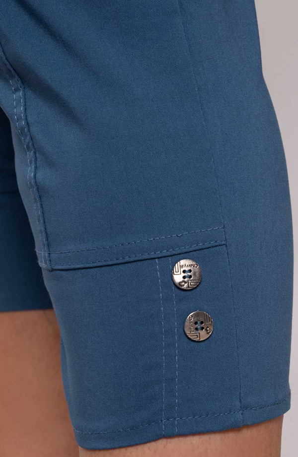 Niebieskie spodnie 3/4 z kieszeniami