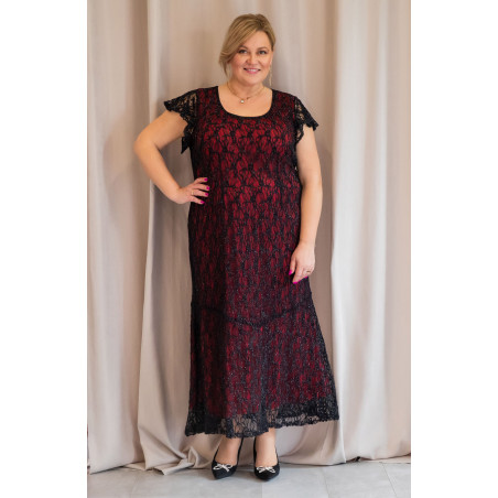 Długa czarna koronkowa sukienka z czerwoną podszewką - dla puszystej na wesele | Modne Duże Rozmiary