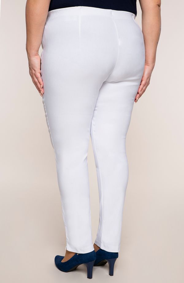 Białe zwężane spodnie cygaretki plus size dla puszystych z bengaliny