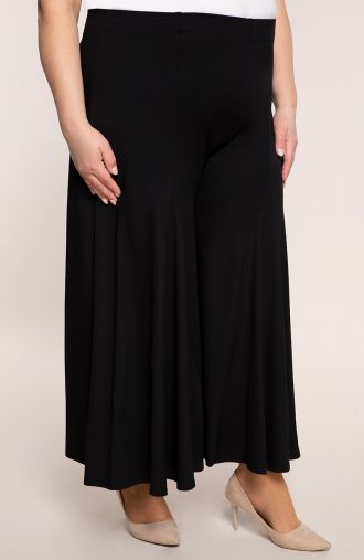Czarne spódnico-spodnie z dzianiny