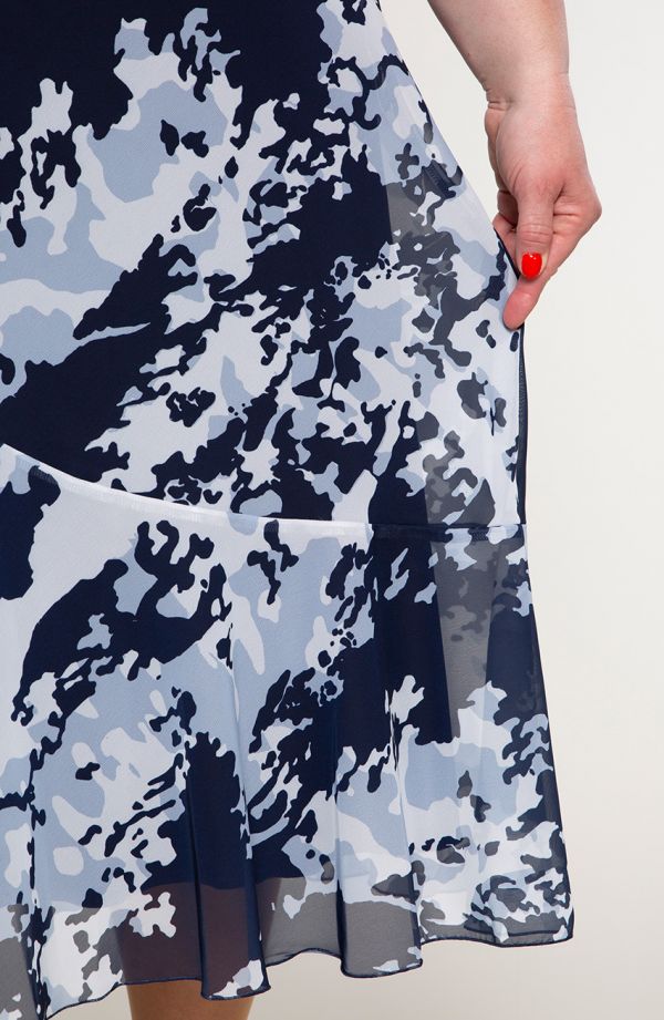 Granatowa garsonka z szyfonową sukienką