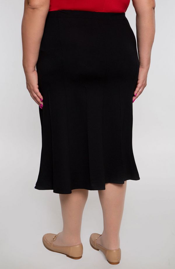 Rozkloszowana spódnica w kolorze czerni