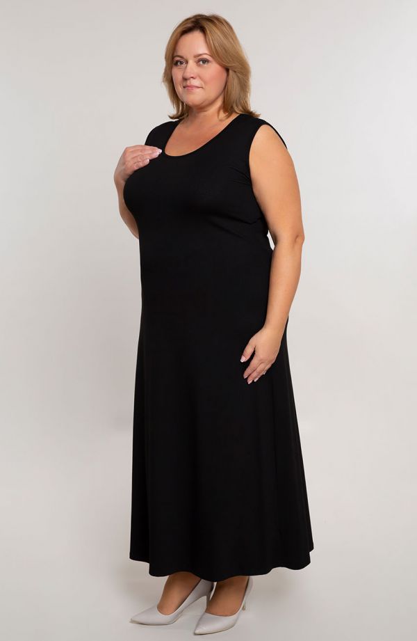 Sukienka maxi w kolorze klasycznej czerni